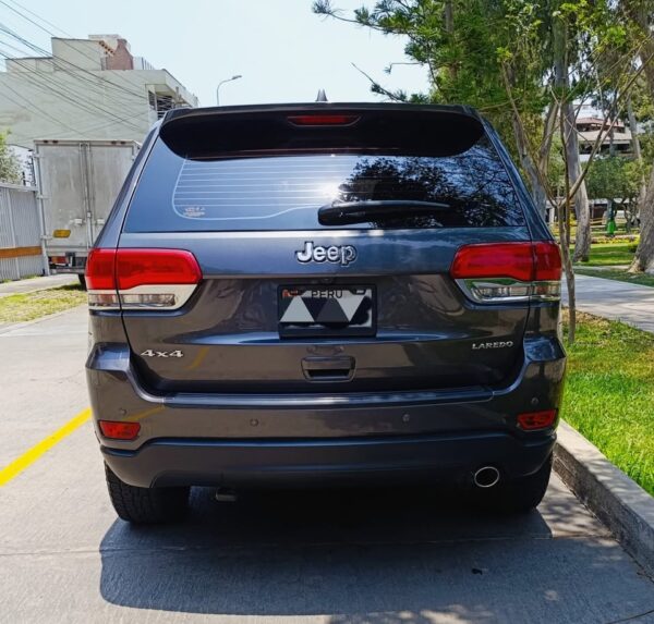 Jeep grand cherokee laredo 4x4 uso ejecutivo 2015 - Imagen 5