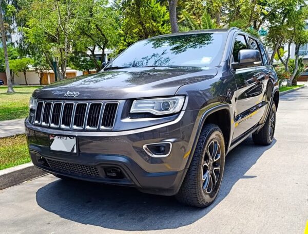 Jeep grand cherokee laredo 4x4 uso ejecutivo 2015