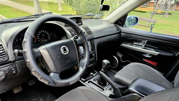 2004 Ssangyong rexton 4x4 3 filas - Imagen 4