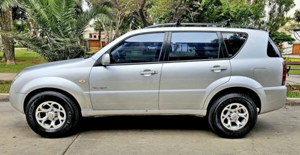 2004 Ssangyong rexton 4x4 3 filas - Imagen 15